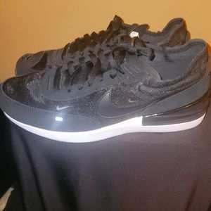 Brand New Men's Nike Waffle One
